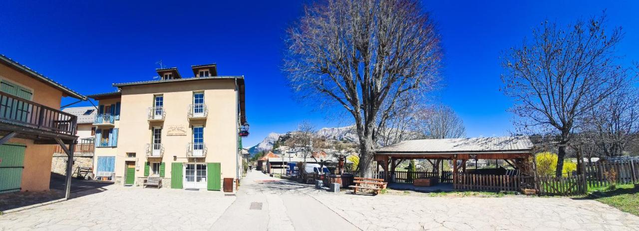 L'Auberge Saint-Vincent-les-Forts Exterior photo